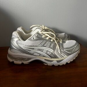 ASICS Men's White and Silver Trainers size 9